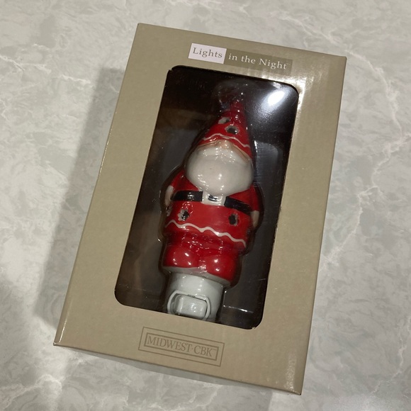 Santa gnome night light - Picture 8 of 8